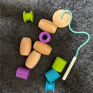 lovevery threading toy